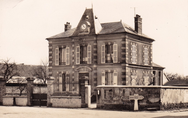 Maire Boinville en Mantois 1955